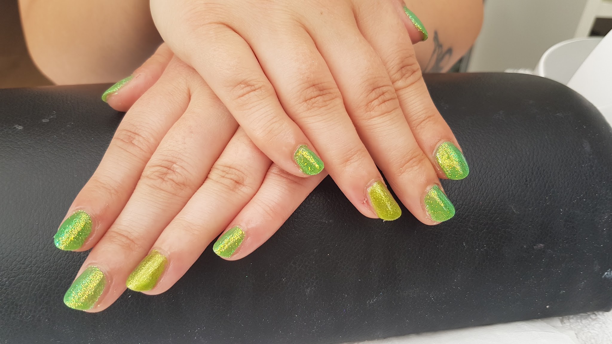 Green and gold glitter nail set